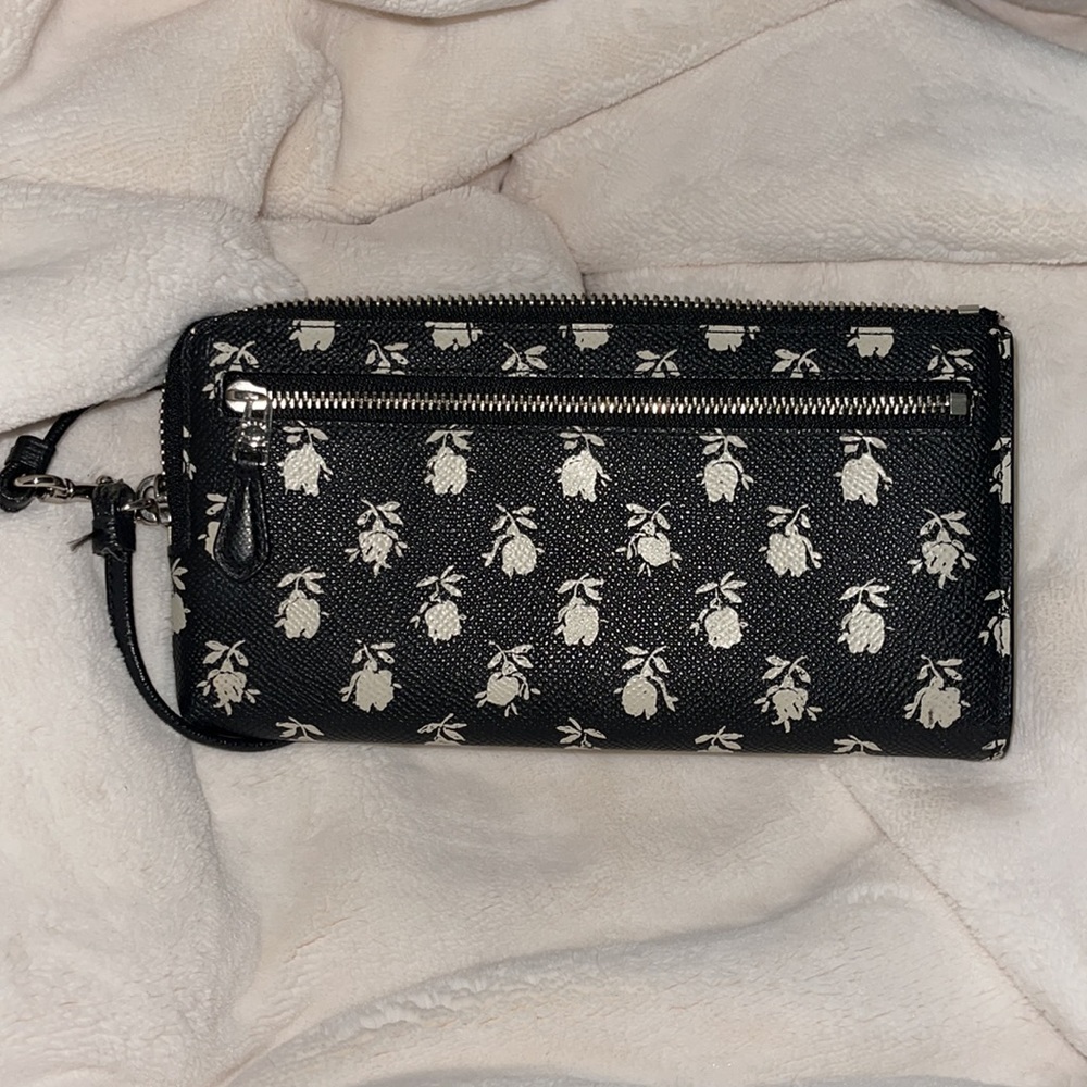 Coach Wallet - Picture 2 of 5